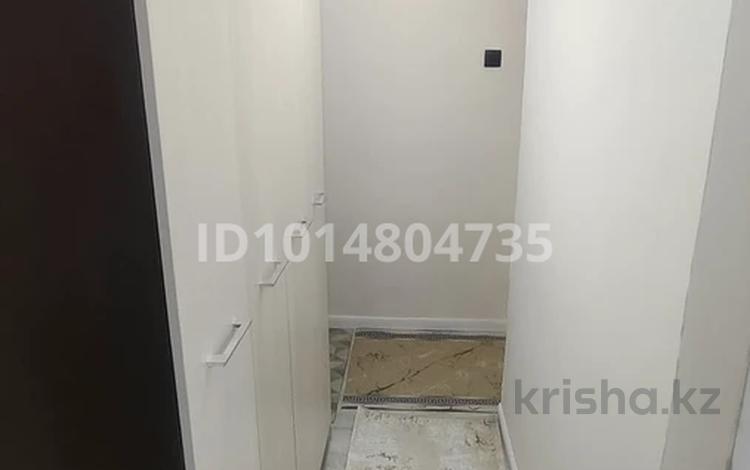 1-бөлмелі пәтер · 31 м² · 1/4 қабат, Жарокова 165, бағасы: 26.3 млн ₸ в Алматы, Бостандыкский р-н — фото 2