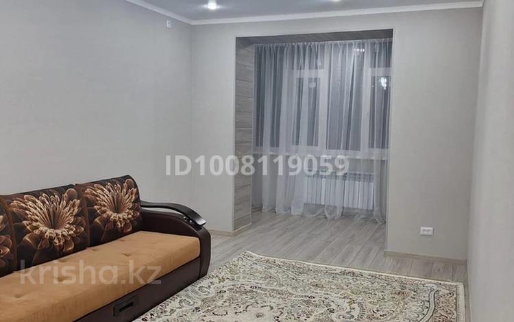 2-комнатная квартира · 75 м² · 3/5 этаж, Көкшетау 5/1 — Рынок Алтын Алма, магазин Детский мир по ул. Штыбы за 200 000 〒 в Уральске — фото 2