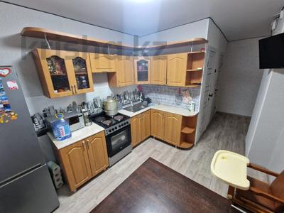 2-комнатная квартира · 54 м² · 5/5 этаж, мкр Юго-Восток, Мкр Степной 4 за 15.5 млн ₸ в Караганде, Казыбек би р-н