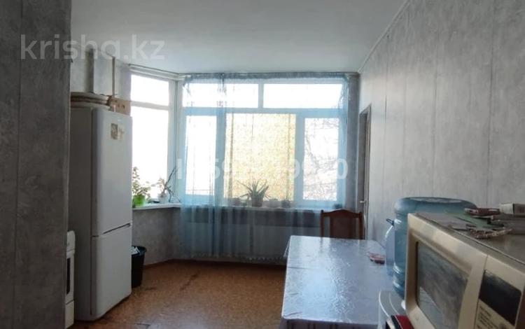 2-бөлмелі пәтер, 59 м², 2/5 қабат ай сайын, мкр Жулдыз-2 28, бағасы: 150 000 〒 в Алматы, Турксибский р-н — фото 2