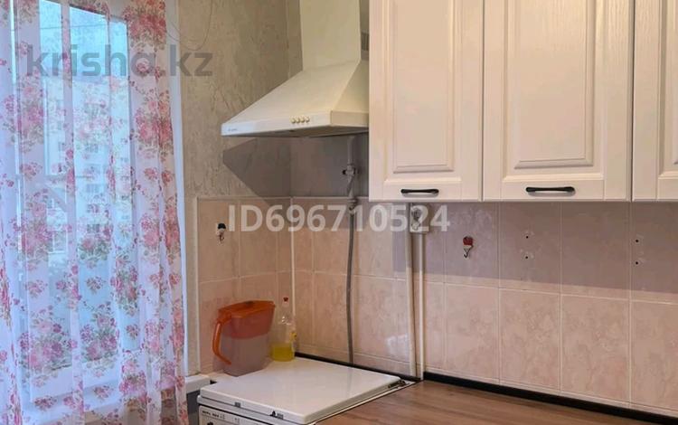 2-комнатная квартира · 50 м² · 5/5 этаж, мкр 5, Абулхаир хана 65а — Центрального стадиона за 150 000 ₸ в Актобе — фото 2