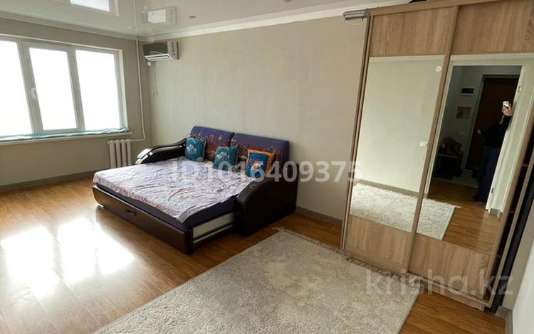 1-комнатная квартира · 26.9 м² · 2/5 этаж, 20 за 140 000 ₸ в Атырау, мкр Привокзальный-5 — фото 2