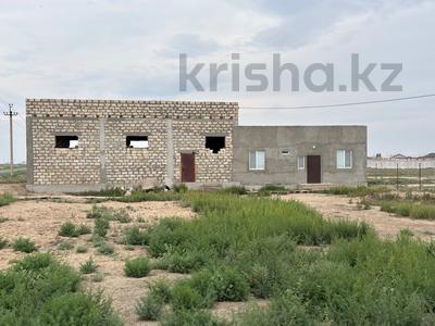 Отдельный дом · 2 комнаты · 60 м² · 8 сот., мкр Балауса, Гафу Кайырбекова 38 — Дренажный канал,Школа 43,Рау-ал-ди за 14.5 млн 〒 в Атырау