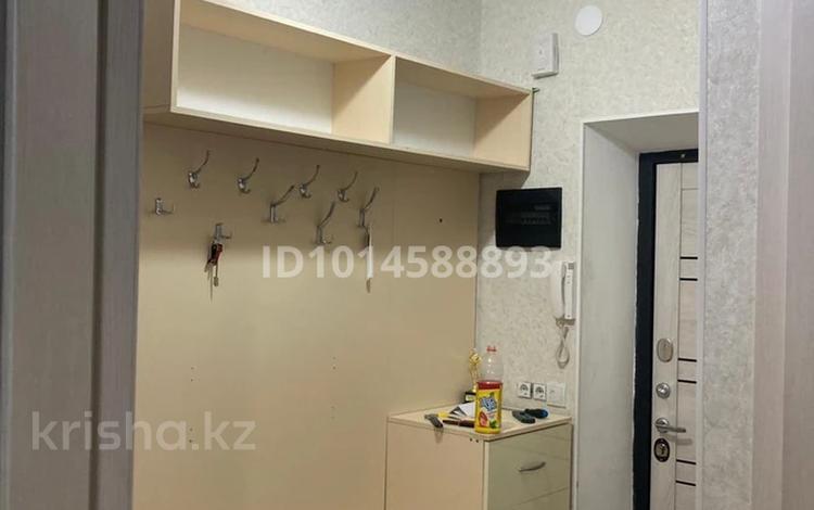 2-комнатная квартира · 45 м² · 5/5 этаж, Сатпаева 3а за 160 000 ₸ в Атырау, мкр Авангард-4 — фото 2