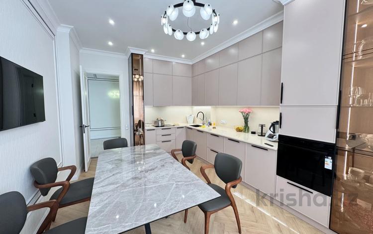 4-комнатная квартира · 135 м² · 5/14 этаж, Шамши Калдаяков 8 за 140 млн ₸ в Астане, Сарайшык р-н — фото 29