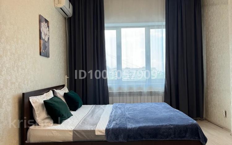 2-комнатная квартира · 54 м² · 10/17 этаж, Жарокова 137 — Абая Жарокова за 18 000 ₸ в Алматы, Бостандыкский р-н — фото 16