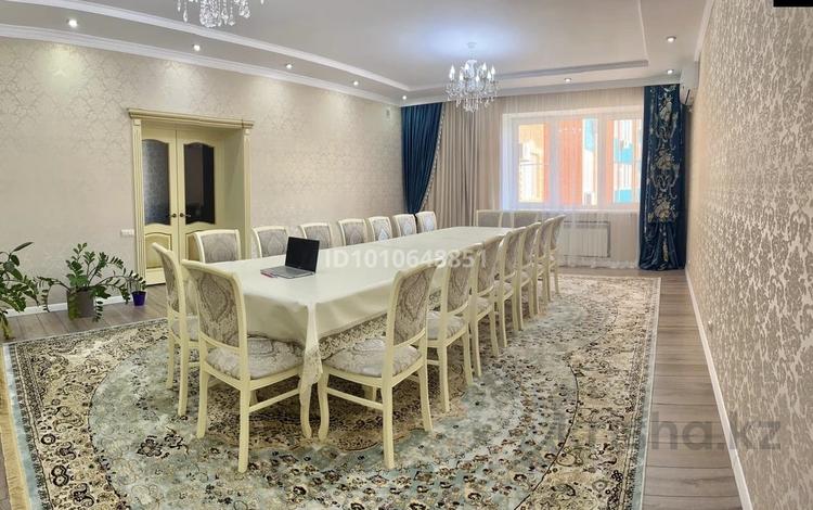 5-комнатная квартира · 235 м² · 5/9 этаж, мкр. Алтын орда, Алия Молдагулова — Обл ГАИ за 91 млн 〒 в Актобе — фото 2