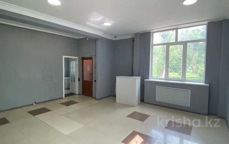 Свободное назначение, офисы, магазины и бутики, салоны красоты · 51 м² за 14.5 млн 〒 в Усть-Каменогорске — фото 10