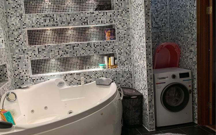 3-бөлмелі пәтер · 96.4 м² · 9/10 қабат, 12-й мкр. 45 — 12-мкр. улица Аль-Фараби 27, бағасы: 29.5 млн ₸ в Актобе, мкр Авиатор — фото 2