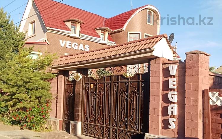 Жеке үй · 11 бөлме · 480 м² · 6 сот., ул. Саухымбека Турысова 11, бағасы: 130 млн ₸ в Таразе — фото 2