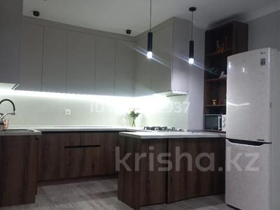 2-комнатная квартира · 62 м² · 8/9 этаж, мкр Акжайык 69/13 — Ул.Тулеметова,рядом Грамад,возле НИШ за 200 000 〒 в Шымкенте, Абайский р-н