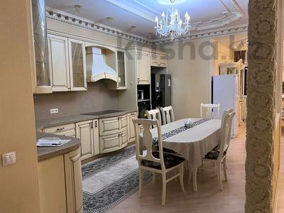 3-бөлмелі пәтер, 150 м², 4/30 қабат ай сайын, Габдуллина 17 — Кенесары, бағасы: 390 000 〒 в Астане, р-н Байконур