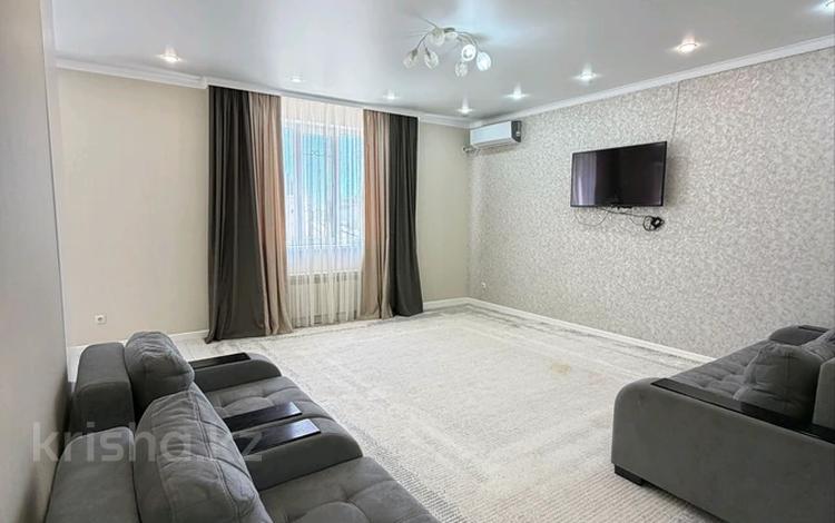 3-комнатная квартира · 107 м² · 7/7 этаж, 30-й мкр, 19-й микрорайон 35 за 35.5 млн ₸ в Актау — фото 2