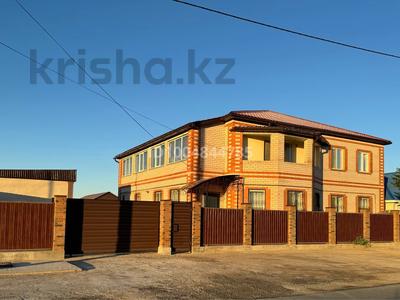 Отдельный дом · 7 комнат · 292.6 м² · 10 сот., мкр Томарлы, Саулен Жумагазиев 1 а за 55 млн ₸ в Атырау