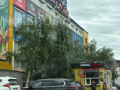 Действующий Бизнес 4-х этажный Торговый Центр. · 5825 м² за 995 млн ₸ в Уральске