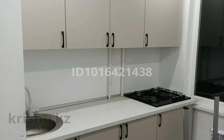 2-комнатная квартира · 54 м² · 4/5 этаж, мкр 8 290 — Алтай базар рядом за 150 000 ₸ в Актобе — фото 2