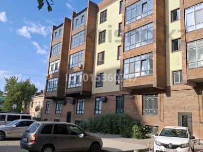 2-бөлмелі пәтер · 90 м² · 4/5 қабат, Абая 44 — ост.Революция, бағасы: 33.5 млн ₸ в Уральске