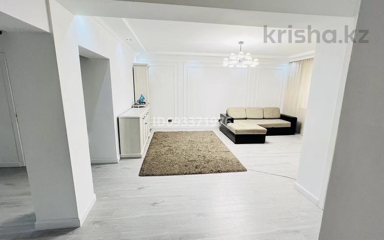 3-комнатная квартира, 118.9 м², 4/5 этаж, мкр Думан-2 5 — Улица Халиуллина за 67 млн 〒 в Алматы, Медеуский р-н — фото 2