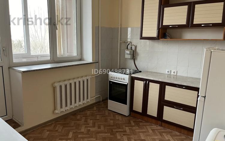 2-комнатная квартира, 62 м², 3/5 этаж помесячно, Аблай хана 59