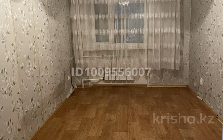 3-бөлмелі пәтер · 60 м² · 1/5 қабат, Пришахтинск, 21й микрорайон 27/28, бағасы: 90 000 ₸ в Караганде, Алихана Бокейханова р-н — фото 2