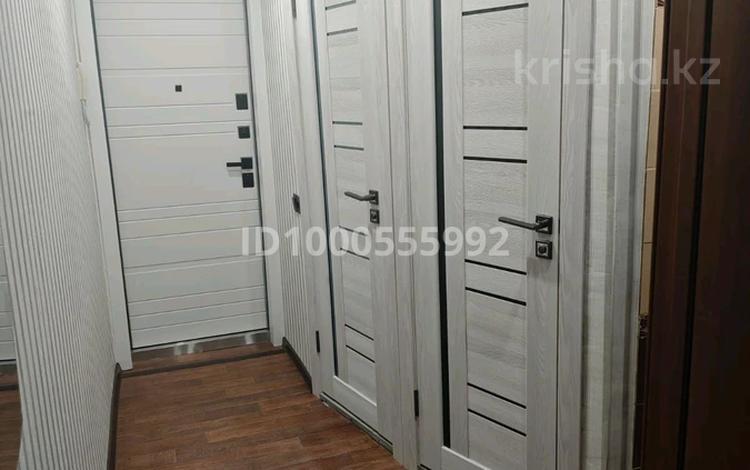 3-комнатная квартира · 59 м² · 1/5 этаж, Астана 18 за 13.5 млн 〒 в Аксу — фото 2