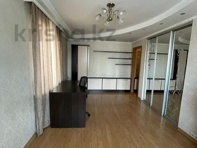 1-комнатная квартира, 34 м², 3/4 этаж, шакерима за 11 млн 〒 в Семее