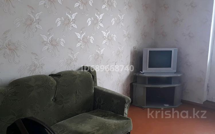 4-бөлмелі пәтер · 78 м² · 4/5 қабат, 3 мкр 3 — Автостанции, бағасы: 50 000 ₸ в Шульбинске — фото 2
