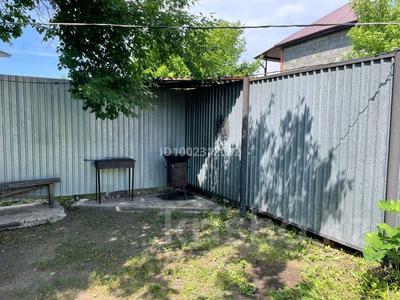 Жеке үй · 5 бөлме · 100 м², Мерей 3 — Находится возле магазина Арман, бағасы: 80 000 〒 в Бурабае