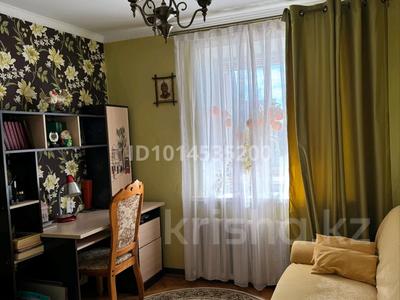 4-бөлмелі пәтер · 80.6 м² · 5/5 қабат, Қасым Аманжолов 49/1 — педагогикалық институт, бағасы: 29 млн ₸ в Уральске