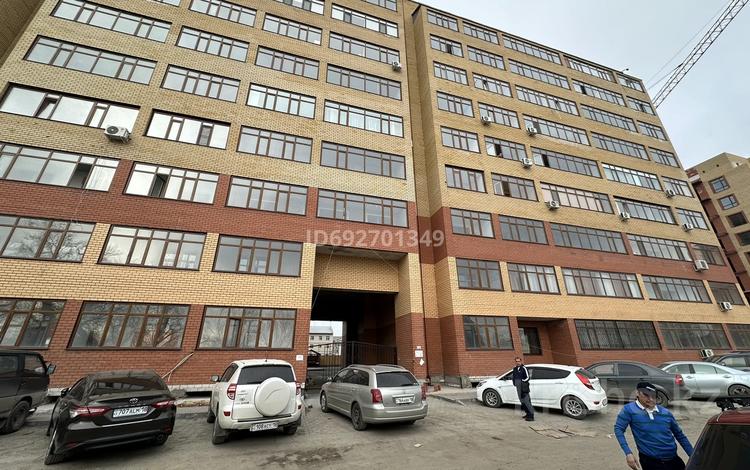3-комнатная квартира, 255 м², 9/10 этаж, Достоевского 174а за 80 млн 〒 в Семее — фото 2