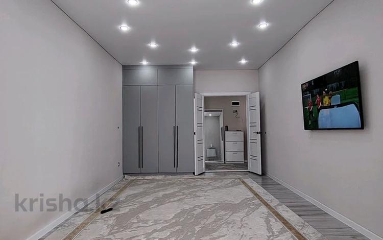 1-комнатная квартира · 54 м² · 9/9 этаж, мкр Старый Аэропорт 72/4 за 24 млн ₸ в Уральске — фото 2