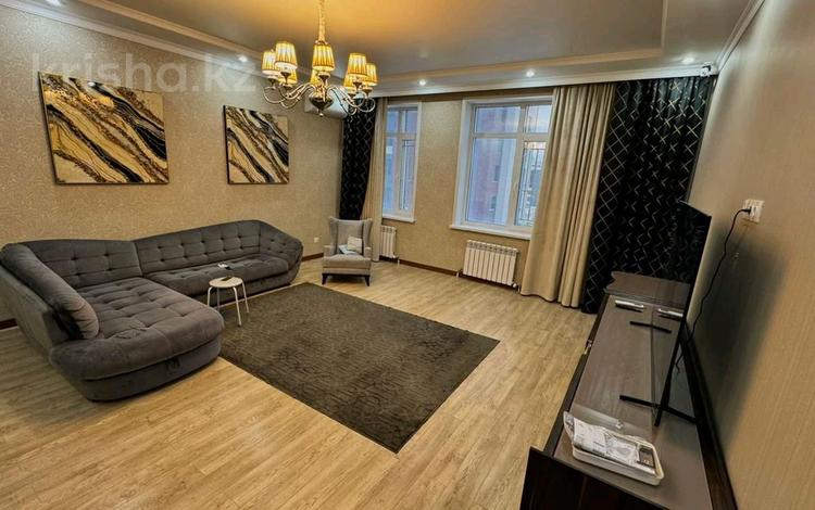 4-бөлмелі пәтер · 165 м², Керей и Жанибек хандар 14/2, бағасы: ~ 110 млн 〒 в Астане, Есильский р-н — фото 2