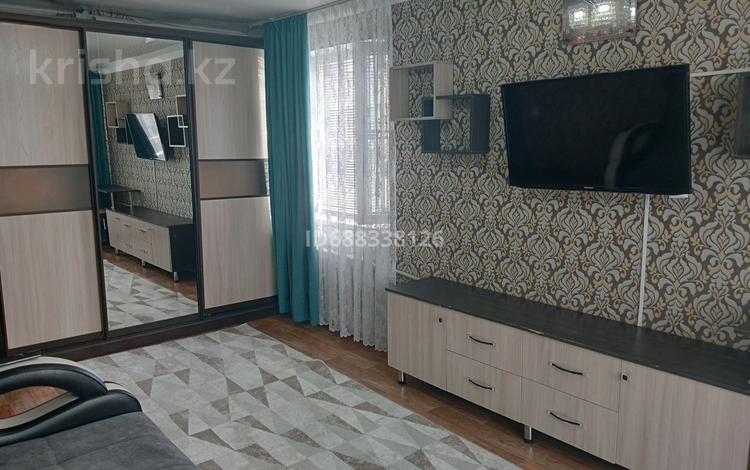 2-комнатная квартира · 42 м² · 5/5 этаж, 35 квартал за 170 000 ₸ в Семее — фото 3