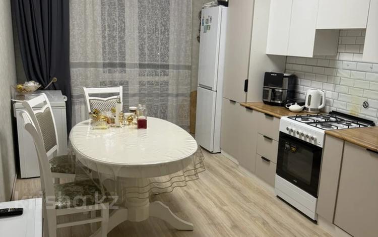 3-комнатная квартира · 135 м² · 5/9 этаж, Микрорайон Береке 61 за 350 000 ₸ в Костанае — фото 2