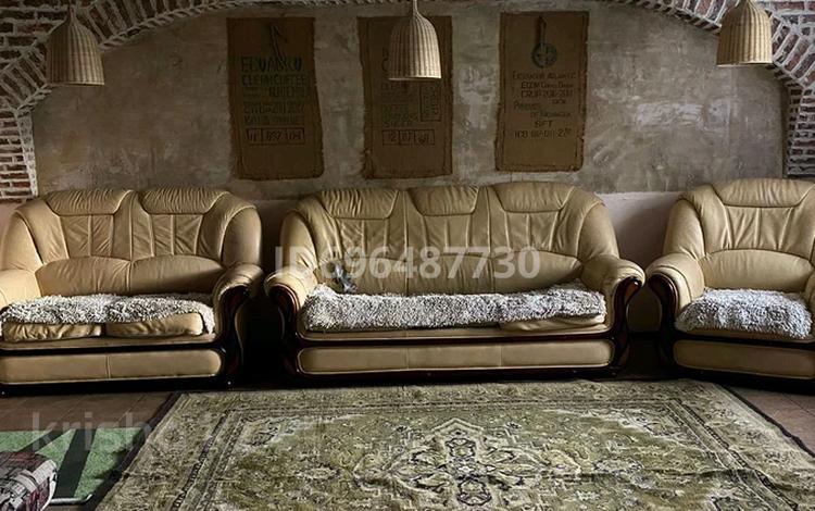 2-комнатная квартира · 60 м² · 1/5 этаж, Момышулы 58 — В центре за 200 000 〒 в Щучинске — фото 2