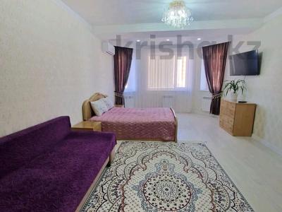 1-бөлмелі пәтер · 56 м² · 2/5 қабат, мкр. Алтын орда, Тауелсиздик 14/1, бағасы: 14 000 ₸ в Актобе