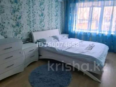 Тәулігіне пәтерлер в Карагандинской обл.: 2-бөлмелі пәтер · 34 м² · 1/5 қабат, Республики 25 — Рядом супермаркет "Металлург", напротив "Старта", бағасы: 14 000 〒 2-бөлмелі пәтер · 34 м² · 1/5 қабат, Республики 25 — Рядом супермаркет "Металлург", напротив "Старта", бағасы: 14 000 〒 в Темиртау