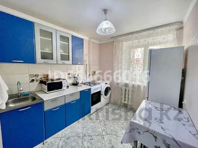 2-комнатная квартира · 65 м² · 4/9 этаж, проспект Абая 108 — Универмаг Абая 108 за 16 000 ₸ в Уральске