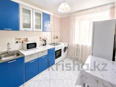 2-комнатная квартира · 65 м² · 4/9 этаж, проспект Абая 108 — Универмаг Абая 108 за 16 000 ₸ в Уральске