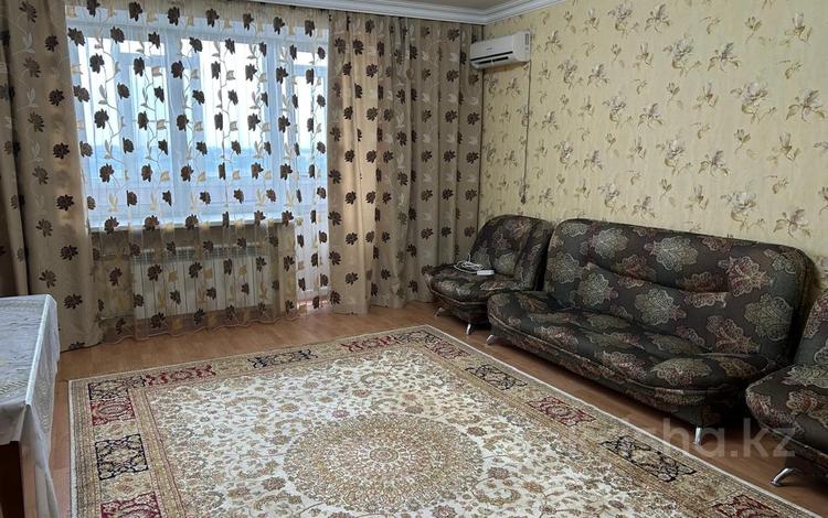 2-комнатная квартира · 70 м², мкр. Алтын орда за 200 000 ₸ в Актобе — фото 2