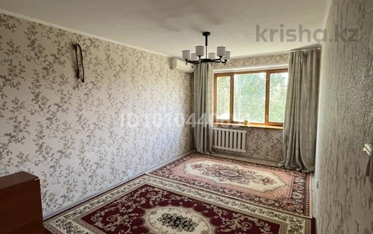3-комнатная квартира · 63.9 м² · 5/9 этаж, мкр Строитель 29 — алтындар гипермаркет за 23.5 млн ₸ в Уральске — фото 2