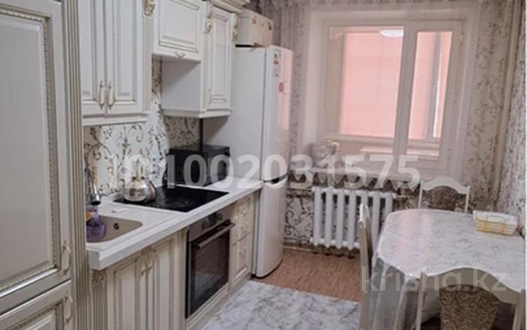 2-бөлмелі пәтер · 46 м² · 2/9 қабат, Шакарима 15, бағасы: 300 000 ₸ в Семее — фото 2