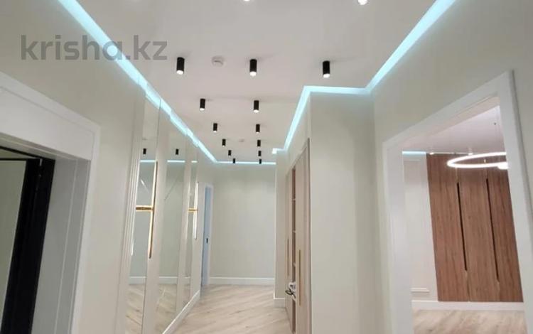 4-комнатная квартира · 127 м² · 11/17 этаж, Розыбакиева 320 за 135 млн ₸ в Алматы — фото 2