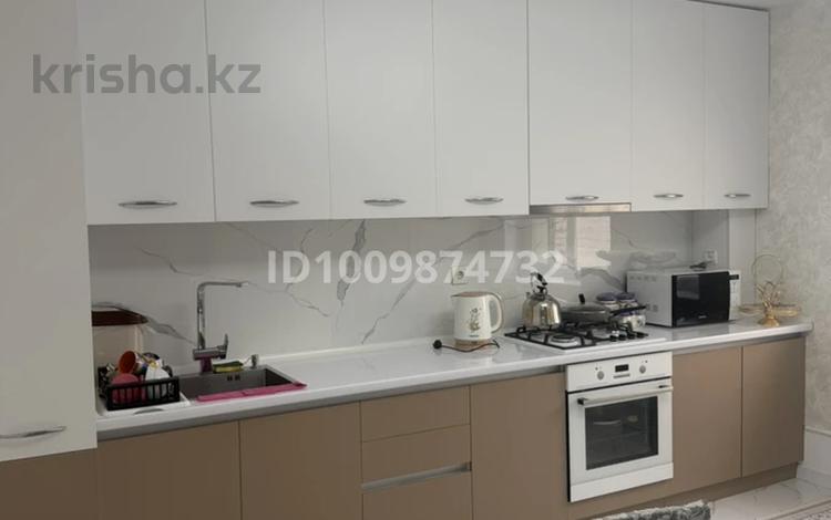 3-бөлмелі пәтер · 94 м² · 2 қабат, 32В мкр 83 — На против ЖК ROSE, бағасы: 28 млн ₸ в Актау — фото 2