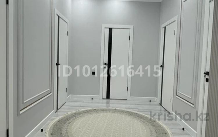 3-комнатная квартира · 97.5 м² · 9/9 этаж, мкр. Алтын орда, Мұстафа Шоқай 2В/2 за 350 000 ₸ в Актобе — фото 2