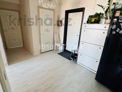 2-бөлмелі пәтер · 60 м² · 6/9 қабат, Б.Момышулы 14, бағасы: 23.5 млн ₸ в Усть-Каменогорске, Ульбинский