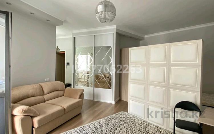 1-комнатная квартира · 40 м², Абакан Бектурова 1 за 12 000 ₸ в Астане, Есильский р-н — фото 2