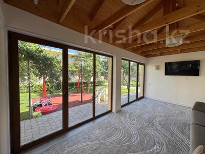Отдельный дом · 7 комнат · 400 м² · 9.5 сот., мкр Таусамалы, Садуакасулы — Жандосова за 195 млн ₸ в Алматы, Наурызбайский р-н