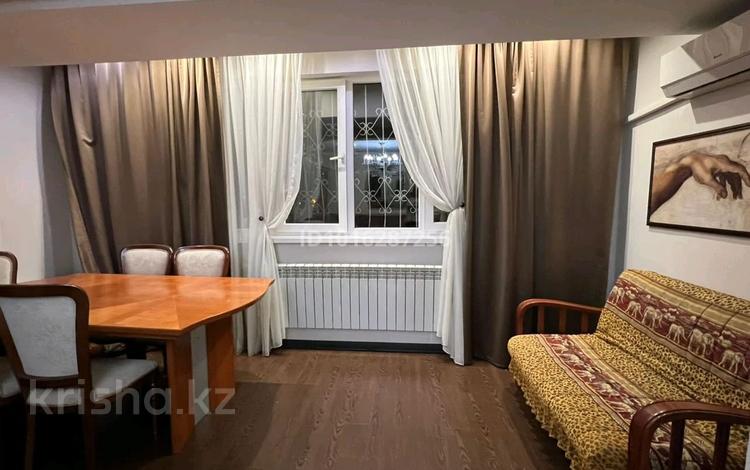 3-комнатная квартира · 104 м² · 2/5 этаж, мкр Кенсай, Жибек Жолы 47 — Район зелёный базар Жибек Жолы угол братьев Абдуллинных за 600 000 ₸ в Алматы, Медеуский р-н — фото 2