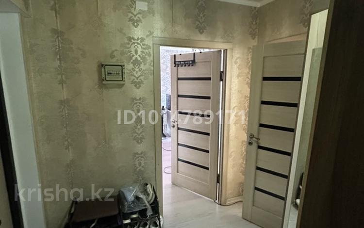 1-бөлмелі пәтер · 46 м² · 5/9 қабат, Ақсай-1А ш/а. 26 — Төле би - Момышұлы, бағасы: 28.5 млн ₸ в Алматы, Ауэзовский р-н — фото 2